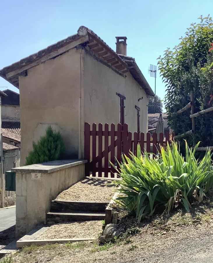 Le Tourniquet - Aubeterre Tiny House Aubeterre-sur-Dronne Exterior photo